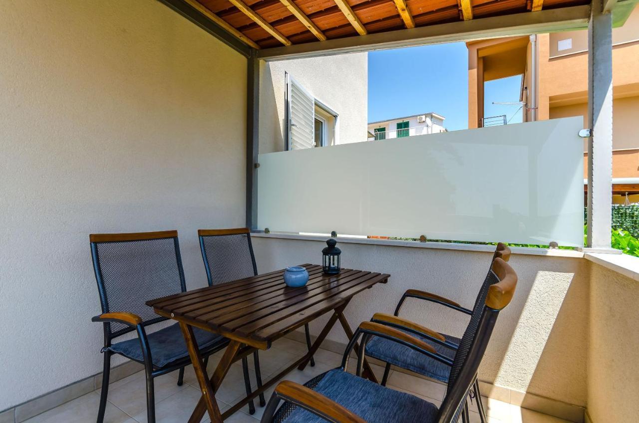 Apartments And Room Maestral Trogir Exterior photo