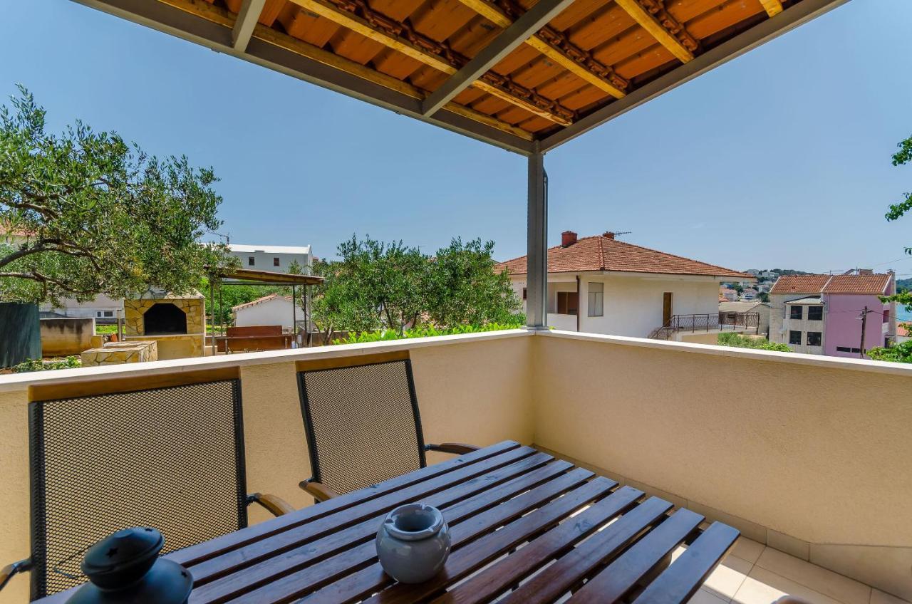 Apartments And Room Maestral Trogir Exterior photo