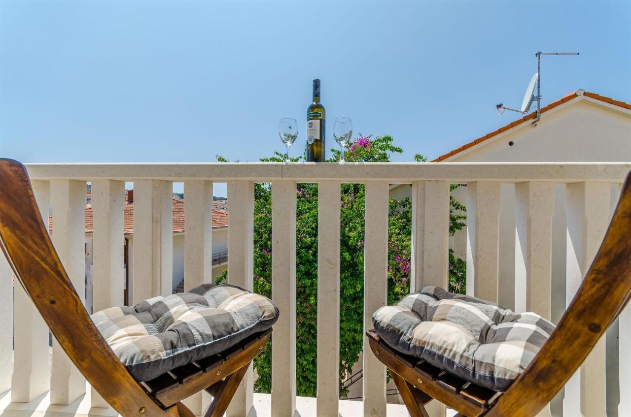 Apartments And Room Maestral Trogir Exterior photo