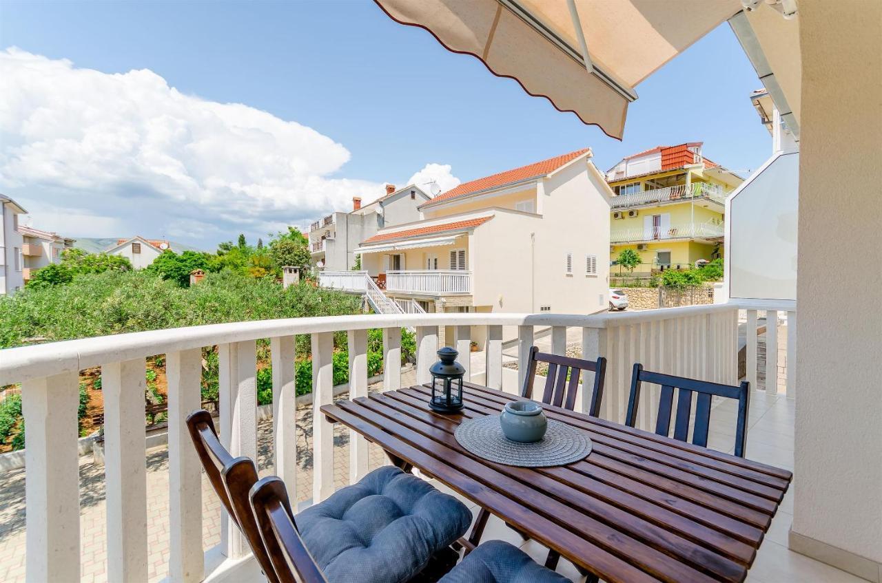 Apartments And Room Maestral Trogir Exterior photo