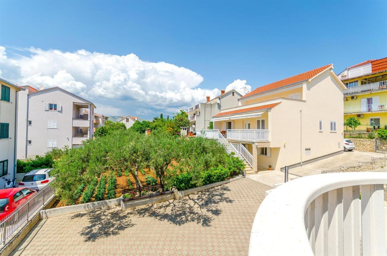 Apartments And Room Maestral Trogir Exterior photo